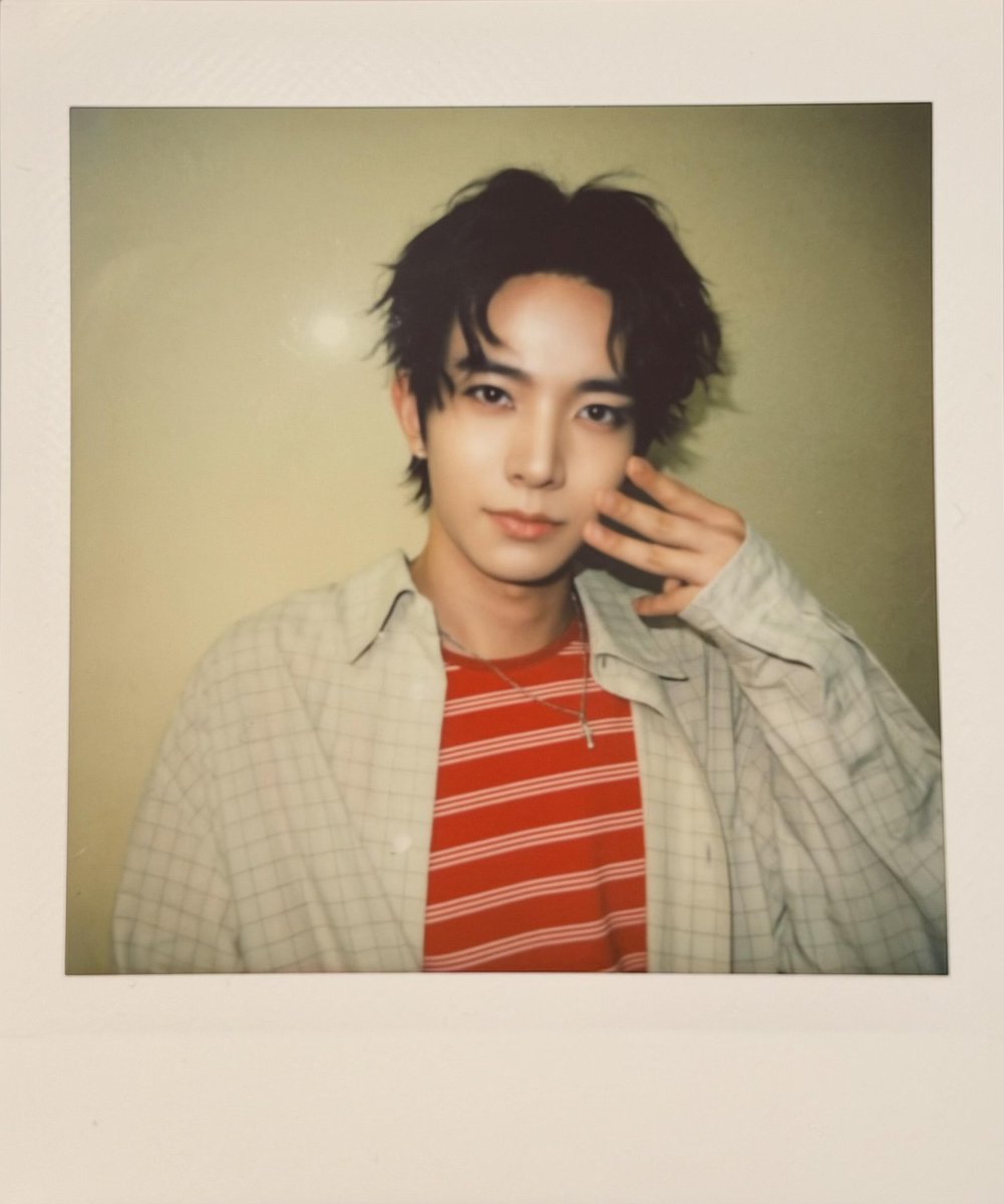 by_seung's tweet photo. [EVAN 샤오홍슈] 260928

像EVER一样的存在 真的不存在
(EVER 같은 존재는 정말 어디에도 없어)

#EVAN #에반 https://t.co/uE8gR8Q9Mm