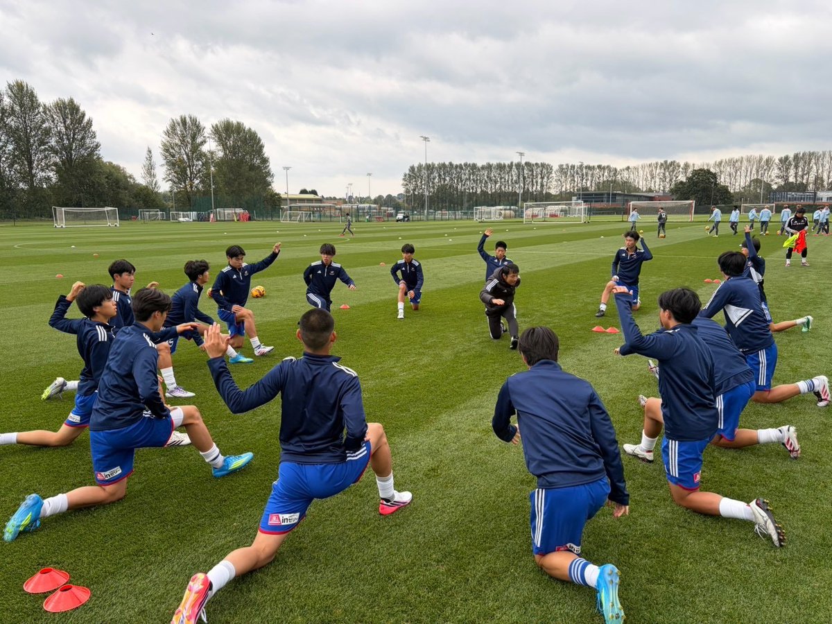 yfm_academy's tweet photo. #横浜F・マリノスユース U-16
マンチェスター遠征🏴󠁧󠁢󠁥󠁮󠁧󠁿🔴⚪️🔵

<DAY 3>
いよいよ迎えた初戦🔥⚽️

Stoke City FCを相手に、
時間の経過とともに完全に主導権を握り、
3-1で見事に勝利しました🙌

#fmarinos
#横浜F・マリノスアカデミー https://t.co/ohEZWW4HpH