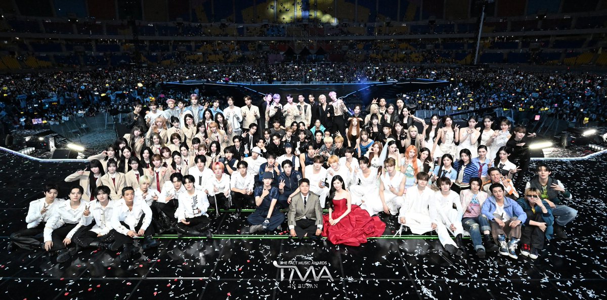 thefact_TMA's tweet photo. [📷] 2026 TMA 

2026 THE FACT MUSIC AWARDS를 빛낸 
아티스트들의 순간✨

그날의 순간을 사진으로 다시 만나보세요.

#2026TMA #TMA #더팩트뮤직어워즈 #FANNSTAR #팬앤스타