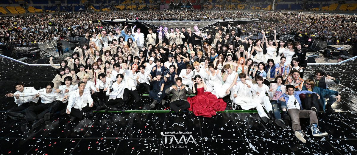 thefact_TMA's tweet photo. [📷] 2026 TMA 

2026 THE FACT MUSIC AWARDS를 빛낸 
아티스트들의 순간✨

그날의 순간을 사진으로 다시 만나보세요.

#2026TMA #TMA #더팩트뮤직어워즈 #FANNSTAR #팬앤스타