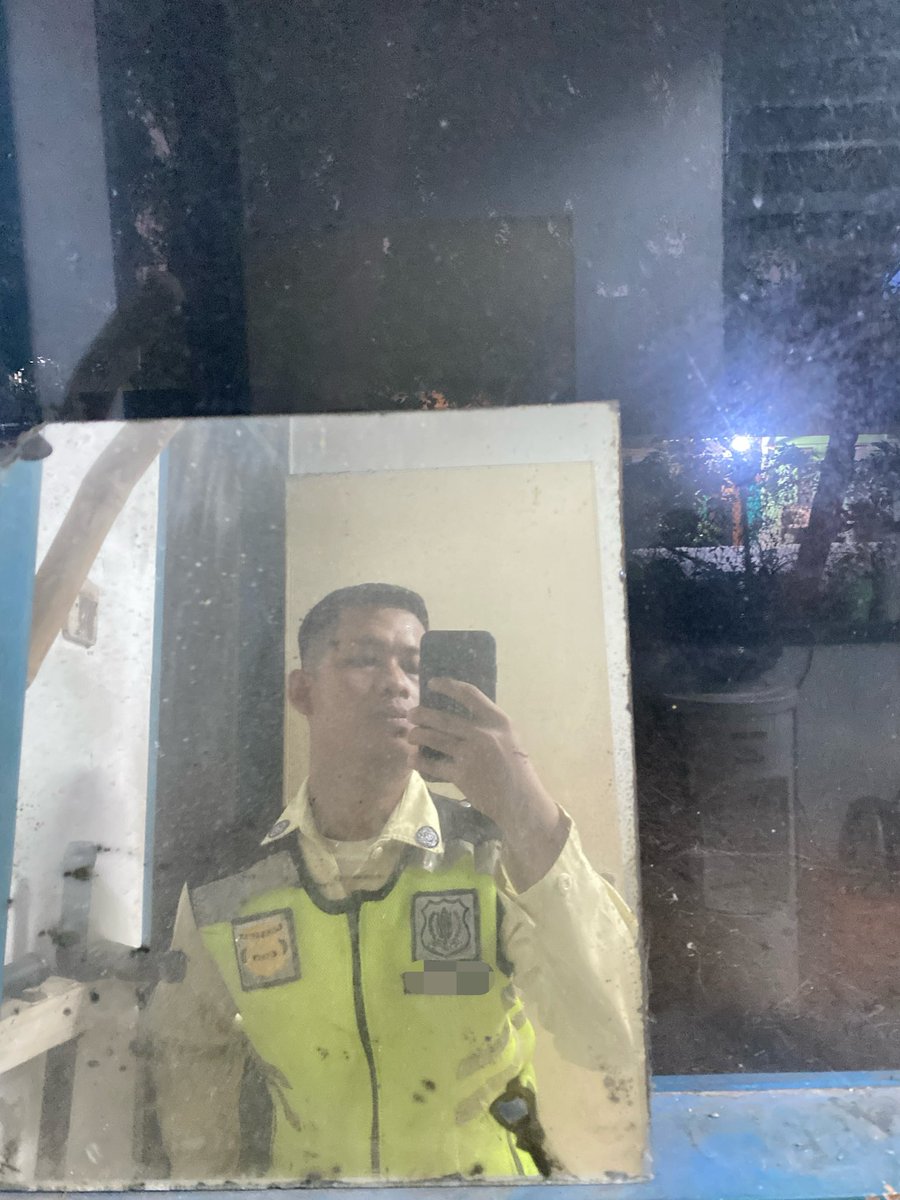 ohhsayng's tweet photo. Orangnya     Vs        dm nya https://t.co/czGEkNkvdo