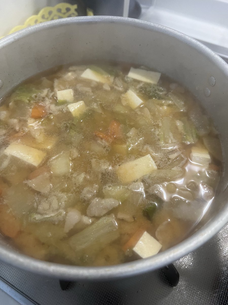 ItoYassi's tweet photo. #おうちごはん #家庭料理
て、な訳で。
味付けゆで卵
野菜多めの豚��
豚肉と茄子とキノコのタレ炒めを作ったよ。 https://t.co/oiiJMQEQcp
