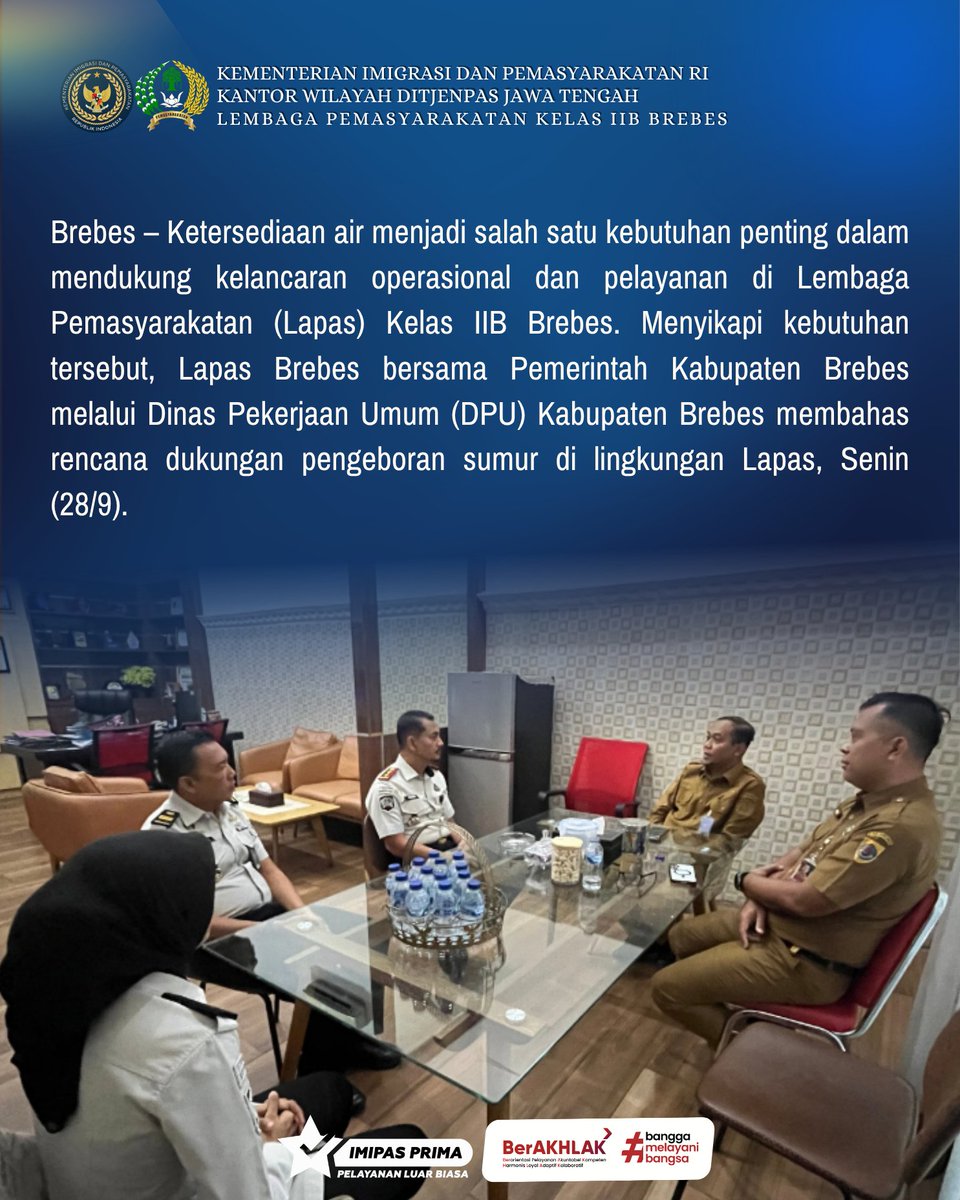 LapasBrebes's tweet photo. Dari Koordinasi Jadi Aksi, Lapas Brebes Matangkan Bantuan Pengeboran Sumur Bupati Bersama DPU Brebes

Humas Lapas Brebes
Ringan Mencerdaskan
Pemasyarakatan Kerja Nyata, Pelayanan Prima.
#LapasBrebes
#DeteksiDini
#KeamananDanKetertiban
#KitaMulaiCaraBaru
#GuardAndGuide https://t.co/9oNUjQvxpA