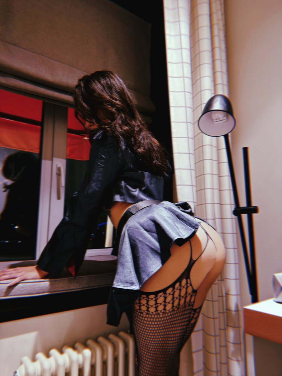 NowFaceBaby_SFW's tweet photo. Mini skirt 👀 https://t.co/ianvplNbfg
