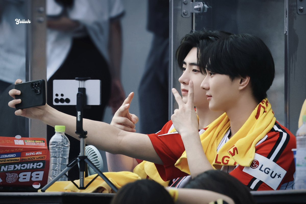 ssdllofo's tweet photo. 시타 시구하러 갔을때 https://t.co/OYWYG9dvUx