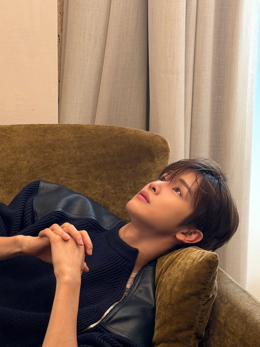 izz_zx's tweet photo. 260928 #성찬버블 

#BottegaVenetaSS27xSUNGCHAN #BottegaVenetaSS27 https://t.co/dBGNr1uePy