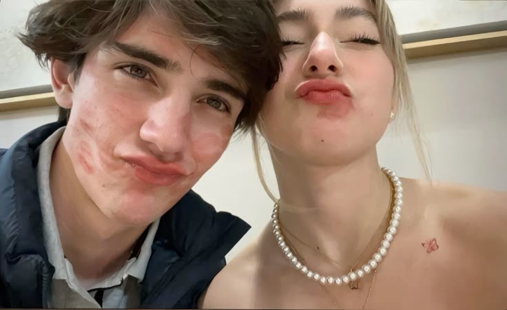 improvingnox's tweet photo. Si quieres declararte, no le digas simplemente "Me gustas."

Mejor dile esto: https://t.co/JORQhV2GIH
