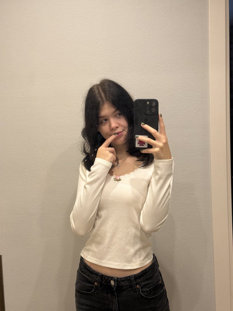 milasiights's tweet photo. can you PLEASE STOP liking my posts if u can’t handle a surprise in ur dms... 😭
#dmme #unitestates #oldermen https://t.co/U31Aljy6q0