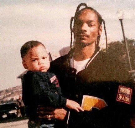manus0024's tweet photo. Snoop Dogg recently revealed that he no longer gets along with his son:

“Yeah, that’s right. He did something really bad. I got a call from him begging me for money because he needed a new apartment and maybe a car so he could start his own life. He told me he had the skills to make it as a rapper, so I gave him $1 million