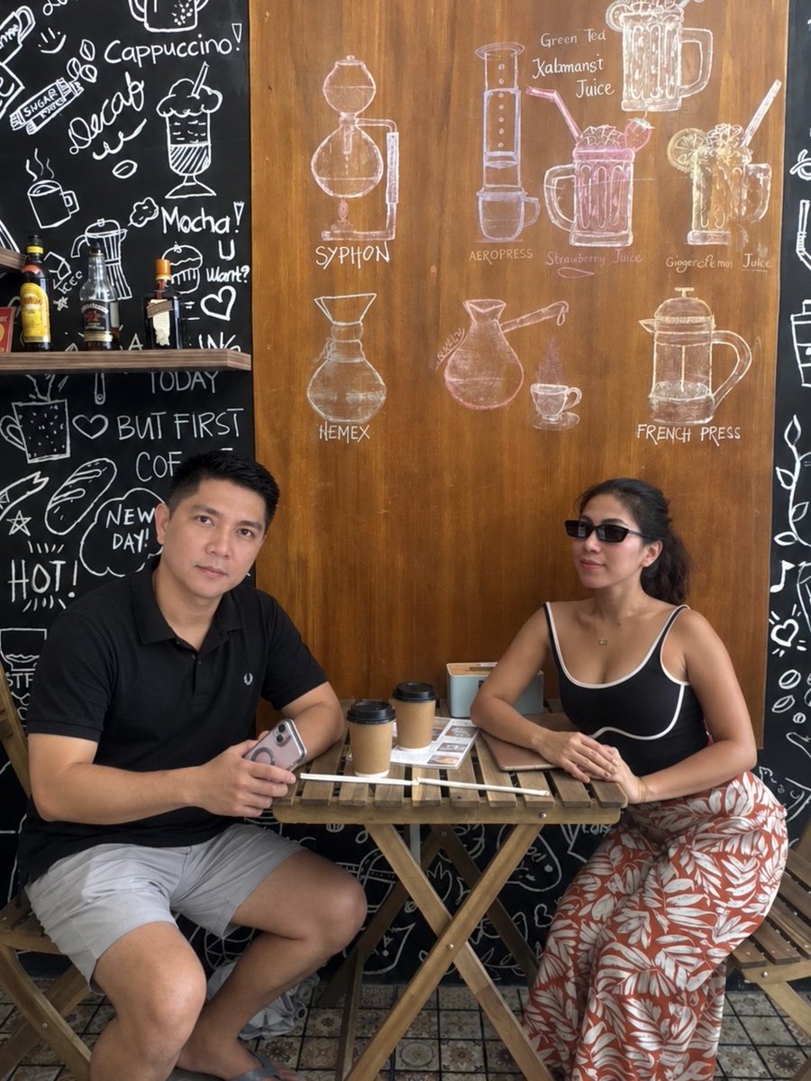 KurtGarcia1012's tweet photo. Good coffee. Good company. Quiet confidence. ☕🖤

#QuietConfidence #CafeVibes #CoffeeDate #LessTalkMoreMoments #WeekendMood https://t.co/ykaQa0xkTc