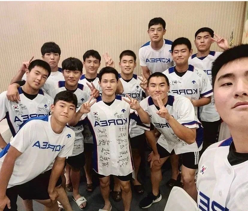 harusariyagu's tweet photo. 03청대사진 존나웃기다 https://t.co/nKn5v6LZaw