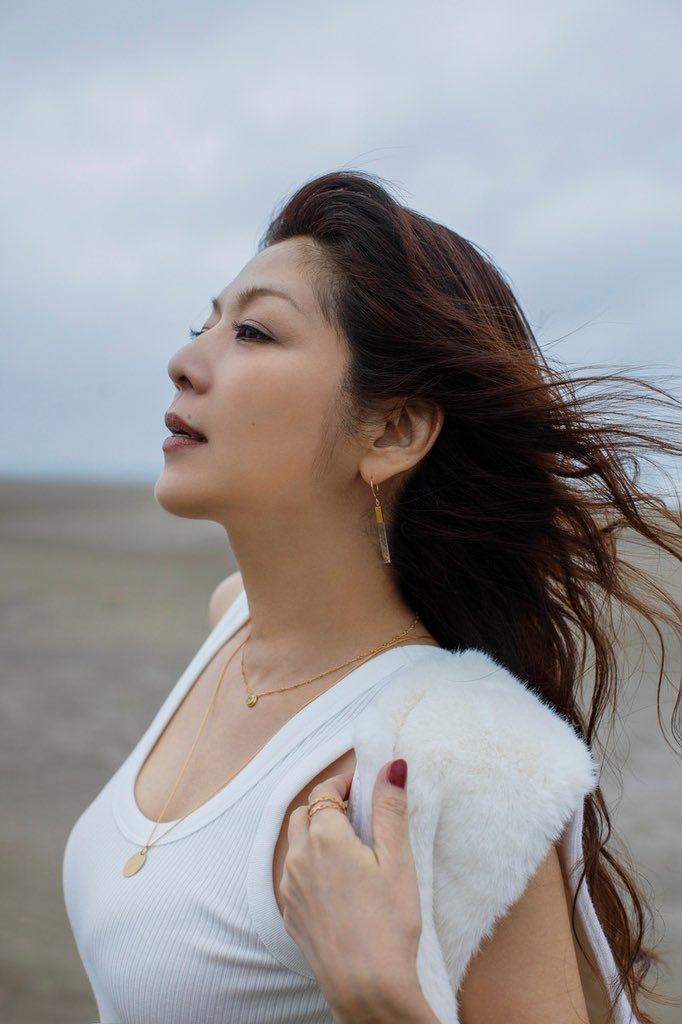 Sean64058087's tweet photo. 飯島直子さんに挟まれたいです。 https://t.co/OLsOBCjuFT