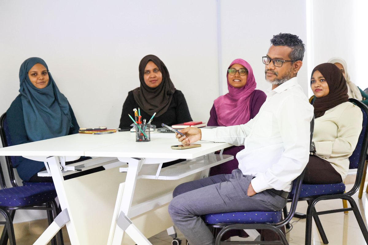 MNACAMALDIVES's tweet photo. The third session of the Isdhaana Leadership Series, focusing on Performance Management, was facilitated by Hassan Saeed, Resort Manager at Niva Dhigali Maldives. 
@ACC_Maldives https://t.co/4hOEDuphoW