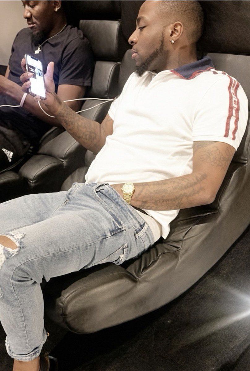 heisrichardz's tweet photo. So Davido get sweetie https://t.co/nMRPP8xwNz