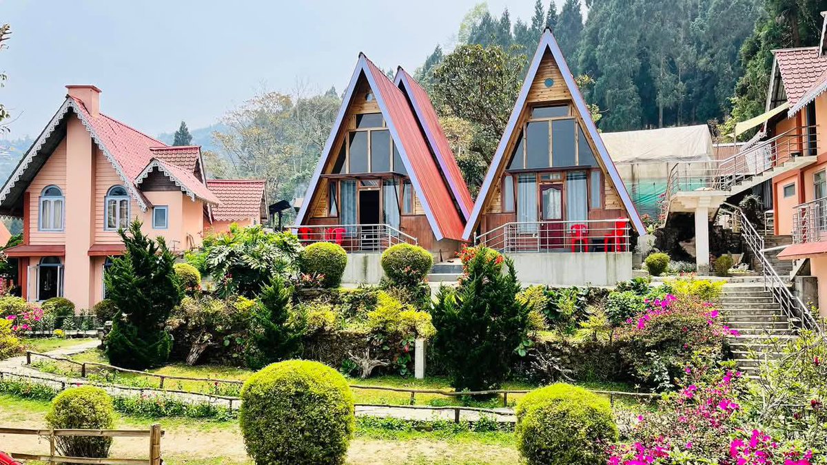 Hilstarholidays's tweet photo. 🌿Book Kaffergaon Homestay with Hillstar Holidays and enjoy peaceful mountain views, cozy rooms, fresh air, warm hospitality, and memorable stays. Call 9903277934/7278582057 for trusted reservations and an unforgettable North Bengal holiday experience at best prices. https://t.co/2o4dOtOs5R