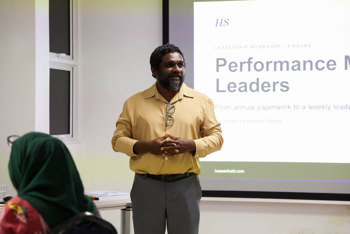 MNACAMALDIVES's tweet photo. The session highlighted the importance of setting clear goals, providing constructive feedback, monitoring performance, and fostering a culture of continuous improvement to enhance individual and organisational performance. @ACC_Maldives https://t.co/pxyAXeYOi3