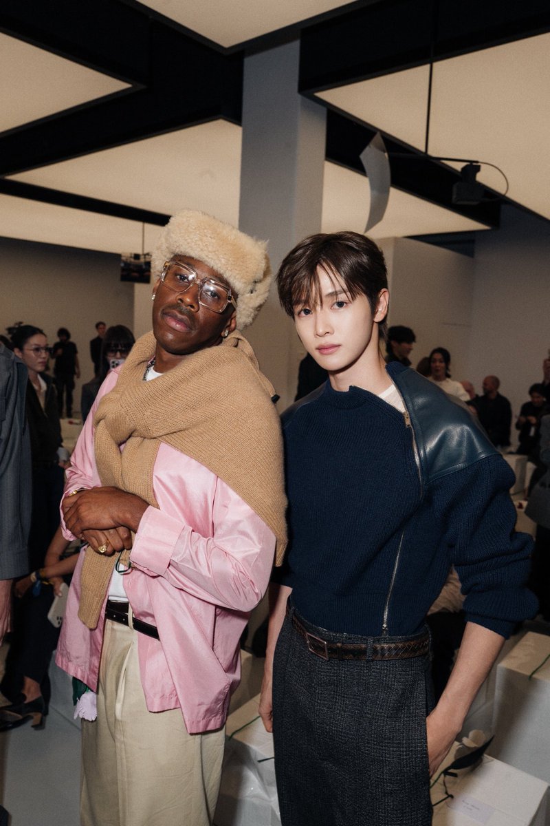scwwwb's tweet photo. sungchan with tyler, the creator 🤍 
#BottegaVenetaSS27xSUNGCHAN https://t.co/oNBDEmMSIP