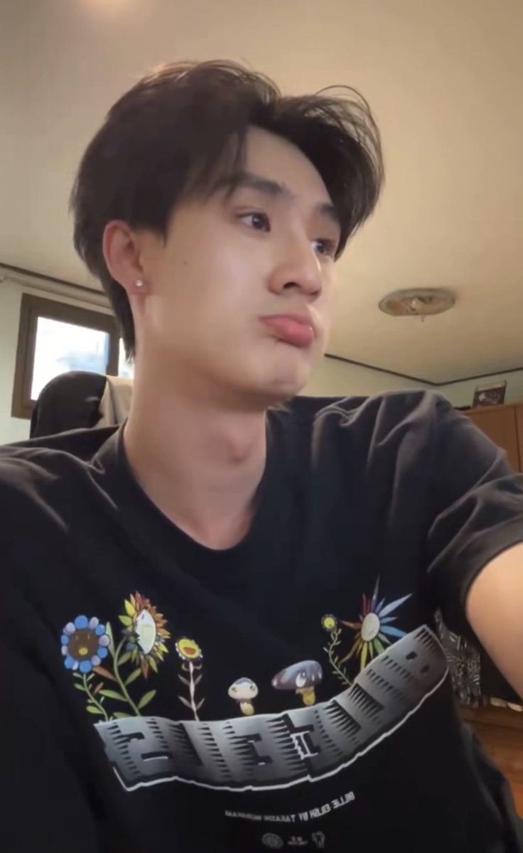 ImbunnyJ's tweet photo. ขี้สปอยกันจริงๆอะ https://t.co/CY7i3rYFaF