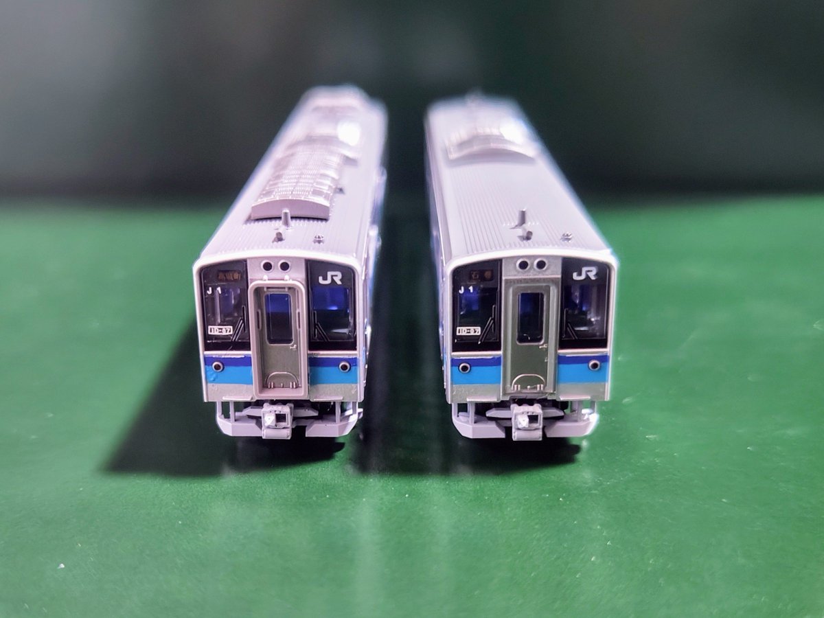 rinngo485's tweet photo. 仙石線E127完成！
2016年から日中の高城町〜石巻で主に走っていたJ編成を製作。増解結による柔軟な対応が期待されましたが、ドア位置の違いにより厄介者扱い。その後の投入計画も消え、いつの間にか仙石線から消えてしまいました。一部機器がM7編成の物だったことからファンがいたんだとか？
#ウソ電 https://t.co/NtjlXqZzcX