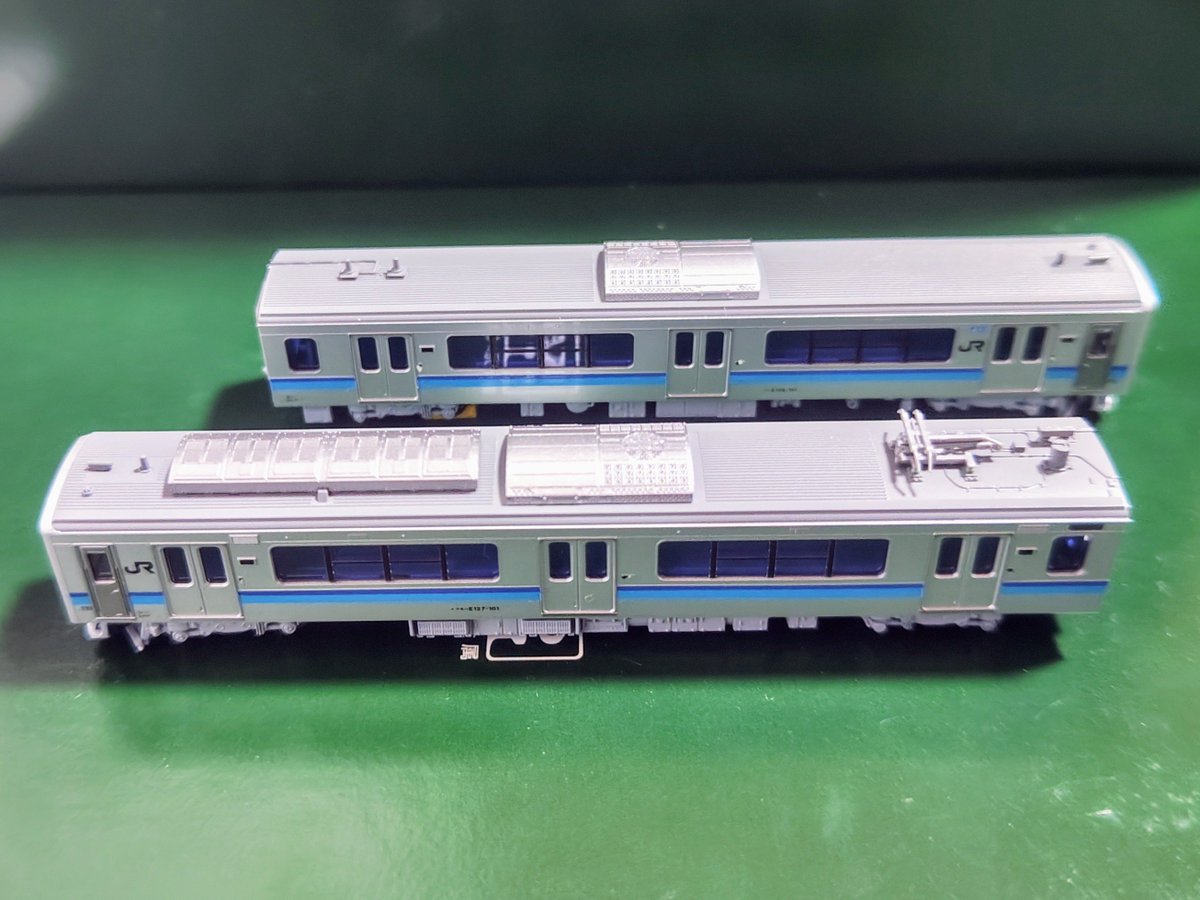 rinngo485's tweet photo. 仙石線E127完成！
2016年から日中の高城町〜石巻で主に走っていたJ編成を製作。増解結による柔軟な対応が期待されましたが、ドア位置の違いにより厄介者扱い。その後の投入計画も消え、いつの間にか仙石線から消えてしまいました。一部機器がM7編成の物だったことからファンがいたんだとか？
#ウソ電 https://t.co/NtjlXqZzcX