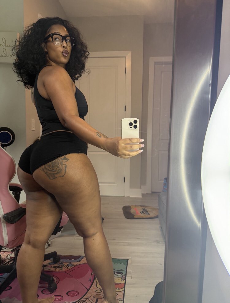veraehp's tweet photo. Thick form behind 🥹❤️ https://t.co/EHs5qF36pr