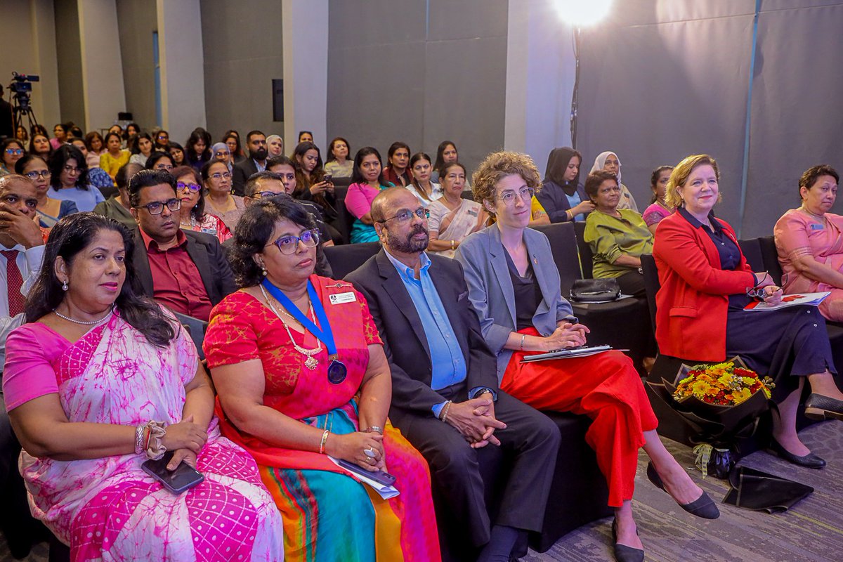 CanHCSriLanka's tweet photo. High Commissioner @IsaboMartin was delighted to join the Annual General Meeting of the Women's Chamber of Industry &amp; Commerce Sri Lanka (WCIC).
Read more here : https://t.co/1Bz6e5oRwH https://t.co/LIYz55uDma