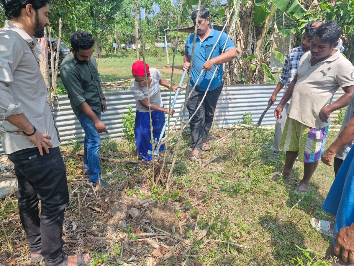 kvknicobar's tweet photo. Demonstration of Cassava Harvesting Machine for Harvesting Efficiency in Nicobars. @CIARIPortblair @icarindia @icarctcri https://t.co/hcpaNp5oQ2