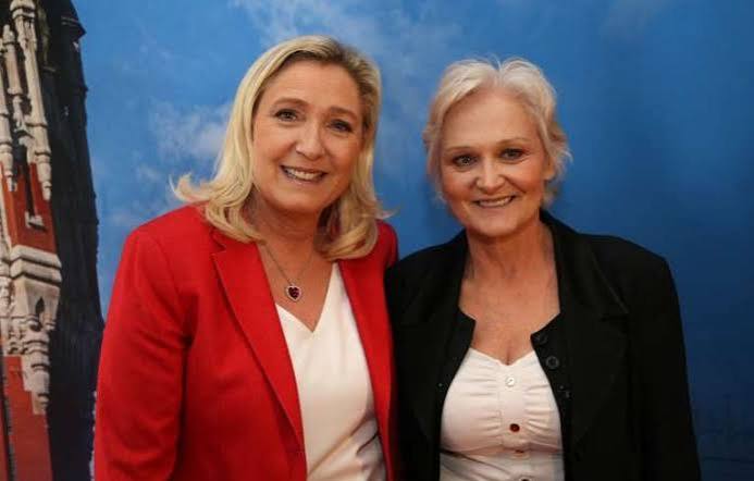 tcabarrus's tweet photo. Une Le Pen battue.
Alors que tous les médias insistent sur le succès du Rassemblement National aux Sénatoriales (au moins 14 élus), j'ai envie de signaler qu'une Le Pen, Marie-Caroline, la sœur de Marine Le Pen, vient d'échouer à se faire élire dans la Sarthe. https://t.co/1NNIHwyiua