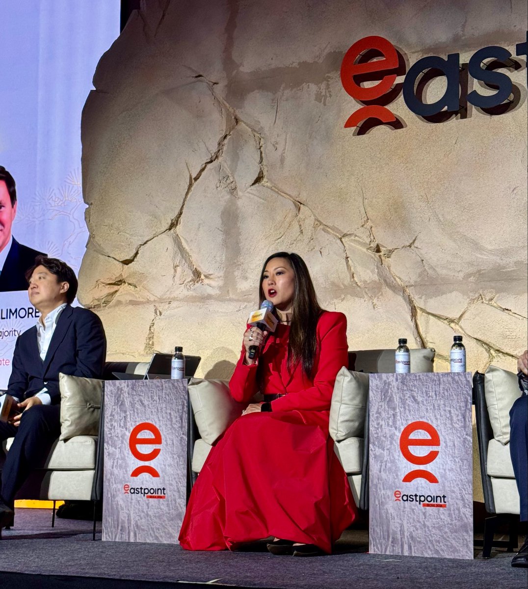 CarolineDPham's tweet photo. This is the way ➡️

The U.S. is setting the standard for global regulation of tokenized assets with SEC and CFTC rules 🇺🇸

Thanks @hashed_official @0xEastPoint 🇰🇷 https://t.co/HfE7TKvCWU