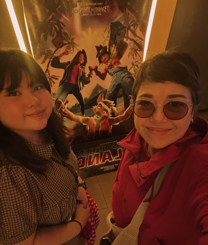 JeanPelayo8's tweet photo. The Magalona family supporting and watching the movie Forgotten Island. 
The song "Mga Kababayan" sang by SB19 is one of the movie OST which was originally sang by the late Philippine King of Rap Francis Magalona.
ctto https://t.co/UhoWLofCqG