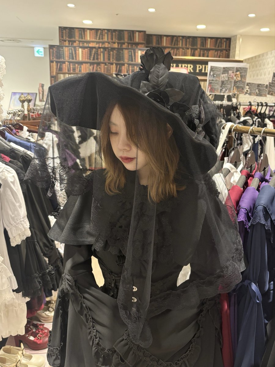 ATELIERPIERROT1's tweet photo. 🔮🪄スタッフおすすめコーディネート🪄🔮

✨ご予約受付中✨
【Morun×Muuna Stoik】
Witch's Hat
￥16,500(税込)

・コサージュはお取り外し可能です
・店頭でサンプル展示中
⚠︎ご予約数が上限に達し次第受付終了

✨ご予約受付中✨
【HERHUM】
マシューケープ 
￥16,280(税込)

・店頭でサンプル展示中
⚠︎ご予約数が上限に達し次第受付終了

【ATELIER PIERROT】
Louise Jabot Blouse
¥20,790（税込）
https://t.co/0Stw5Bg1tN

【ATELIER PIERROT】
Amaryllis Petticoat
¥18,700（税込）

【ATELIER PIERROT】
Frill Short Corset  サイズ1
¥14,850(税込)
https://t.co/HQa87mNRjS

ご予約アイテム・リニューアル
詳細はこちら➡️ https://t.co/5SalFJu8gJ

お問い合わせはこちら⤵️
#アトリエピエロ新宿店 
📞03-3226-8088