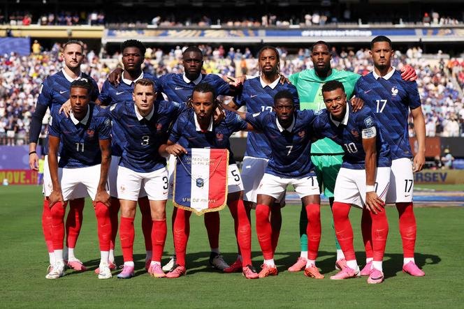 CBT556's tweet photo. Les équipes nationales de football de France et du Allemagne.

Ces 2 peuples se sont affrontés par le passé dans des guerres terribles.

Leurs dirigeants ont échoué dans l’ objectif du massacre respectif de ces 2 peuples par la guerre

Ils ont trouvé une autre méthode. https://t.co/q38FppgGBY