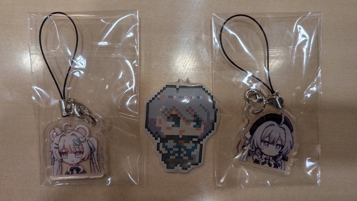 code_si_non's tweet photo. 七ヶ霜先生ちゃんとお使いできたようだねー
お目当てのLinne公式グッズ
チェキの名前入れありがとうございます！
他、使用頻度高い森羅ちゃんグッズまで！？
しかも、私のフレンドにちなんだ
グッズをじゃんけん大会で2品も入手してるぞー！！（3枚目）
やるねぇ

 #VRCくりえいてぃ部  #Linne3D https://t.co/tLKLB2JYrq