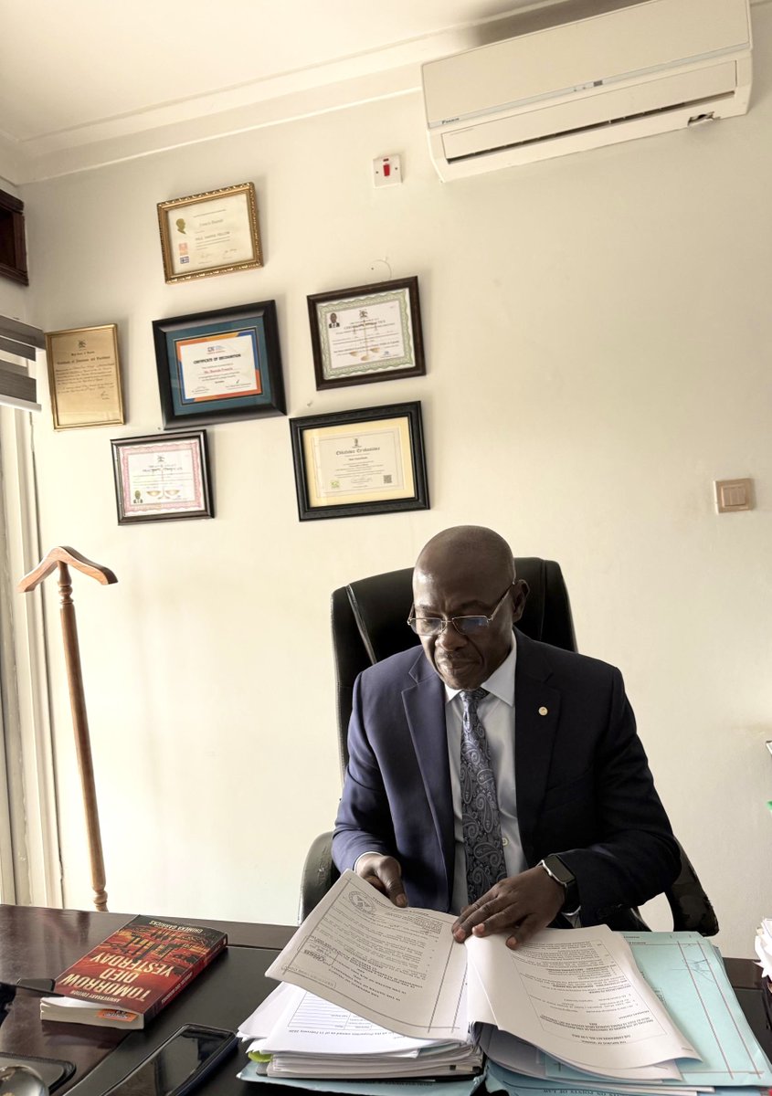 BuwuleFrancis's tweet photo. Welcome back from the weekend, colleagues.
A new week brings new opportunities to learn, grow and make a meaningful difference through the work we do.
Let us embrace the week with purpose, commitment and a willingness to take on new challenges.
Most importantly, let us continue to serve our clients with diligence, professionalism and the highest standards of integrity.
Wishing everyone a great week ahead.