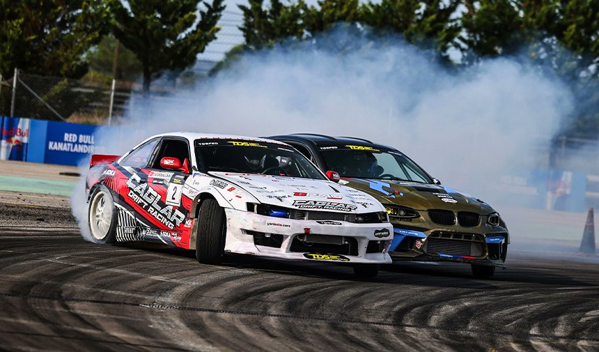 OtoAktuel's tweet photo. 🔽Drift 4. Ayak Yarışları İstanbul Park'ta Nefes Kesti 
👉https://t.co/WebOkL3Xi6 
📍2026 Türkiye Drift Şampiyonası'nın 4. ayak yarışları, Drift Otomobil Spor Kulübü organizasyonunda TOSFED İstanbul Park’ta düzenlendi.
#Drift #İstanbulpark #TOSFED @TOSFED https://t.co/BN15q9iJx6
