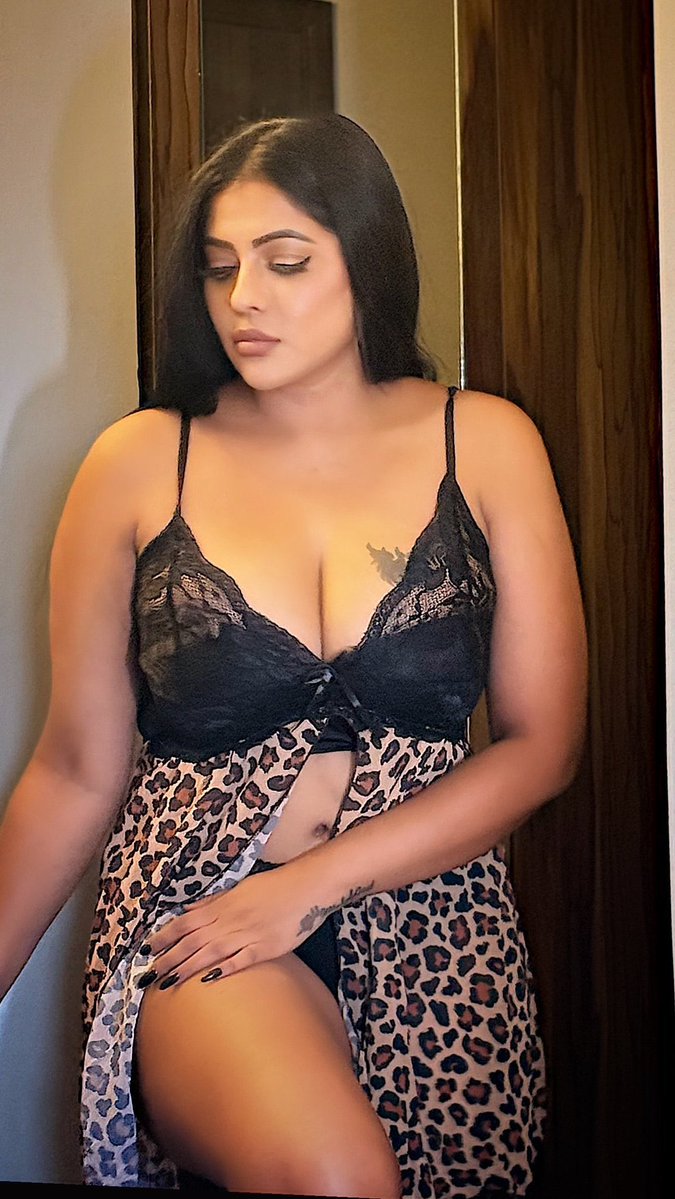 rusher_evil's tweet photo. Reshma Pasupuleti Mommy 📸🥵

#Reshmapasupaleti https://t.co/DBc9TUcHXl