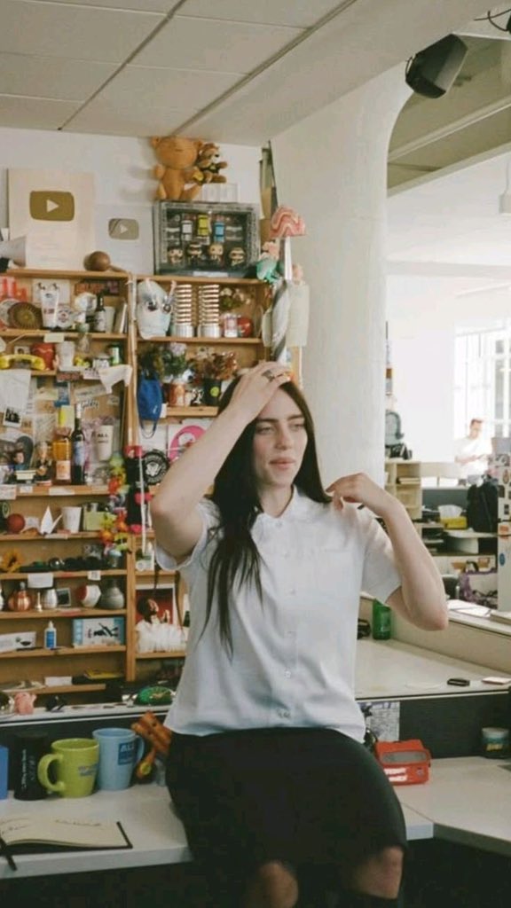 selestesl's tweet photo. I’m so lucky to have Billie in my life. Her music makes my life better. I’m so grateful to live in the same time as her. 
I LOVE HER SO MUCH https://t.co/wA3WPPzlLR