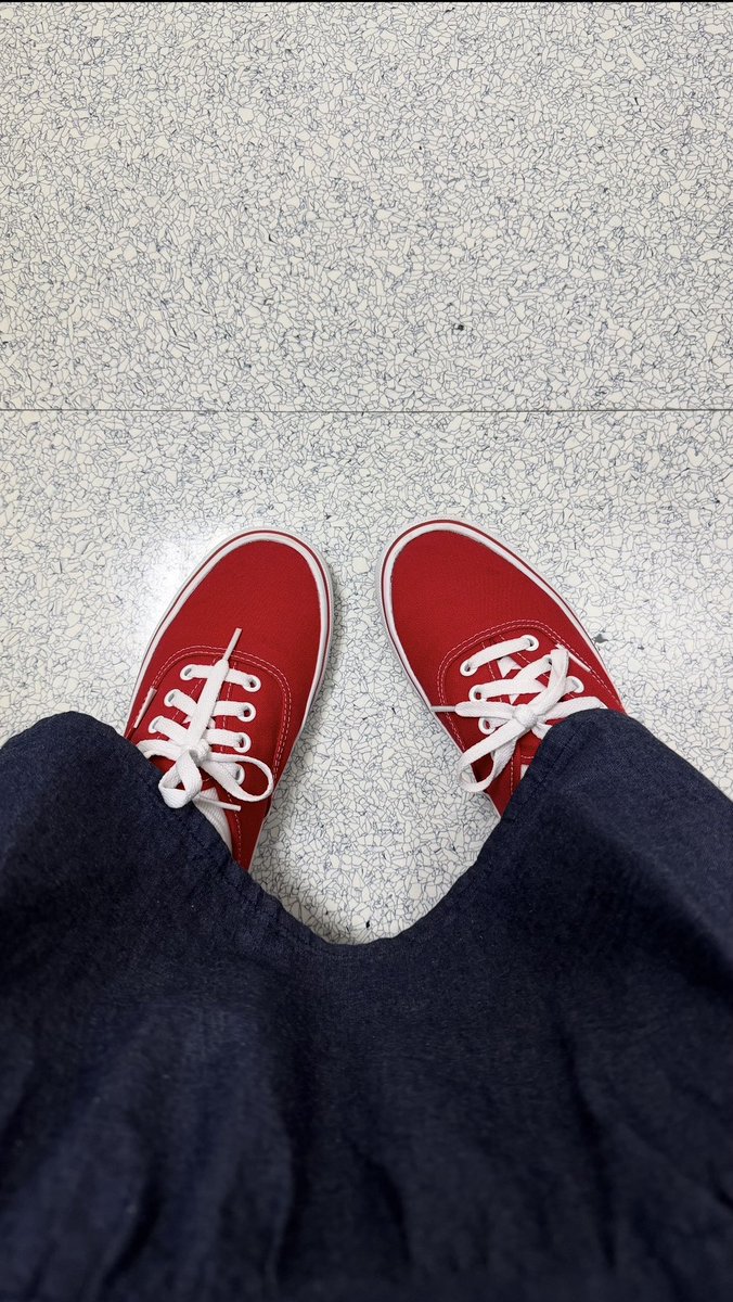 apothecaryqimir's tweet photo. wearing the #Hudfluence Vans today https://t.co/pEdSId9X4n