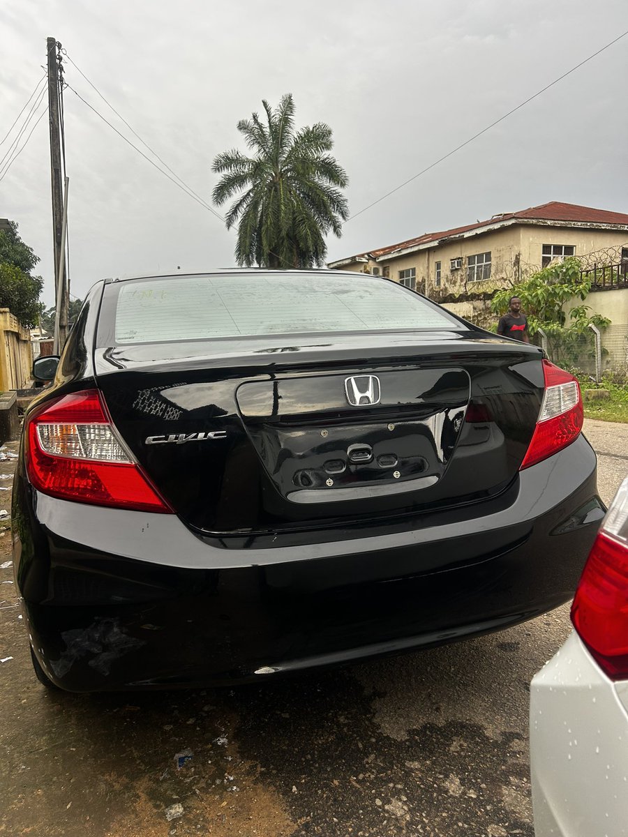 yahayasa39ad's tweet photo. @PoojaMedia Foreign Used Honda Civic 
Comes With September (This Month) Original Custom Duty and Sunroof.
Great Fuel Economy 
N8.5m last 
Abuja. https://t.co/6MZ2lqQNw6