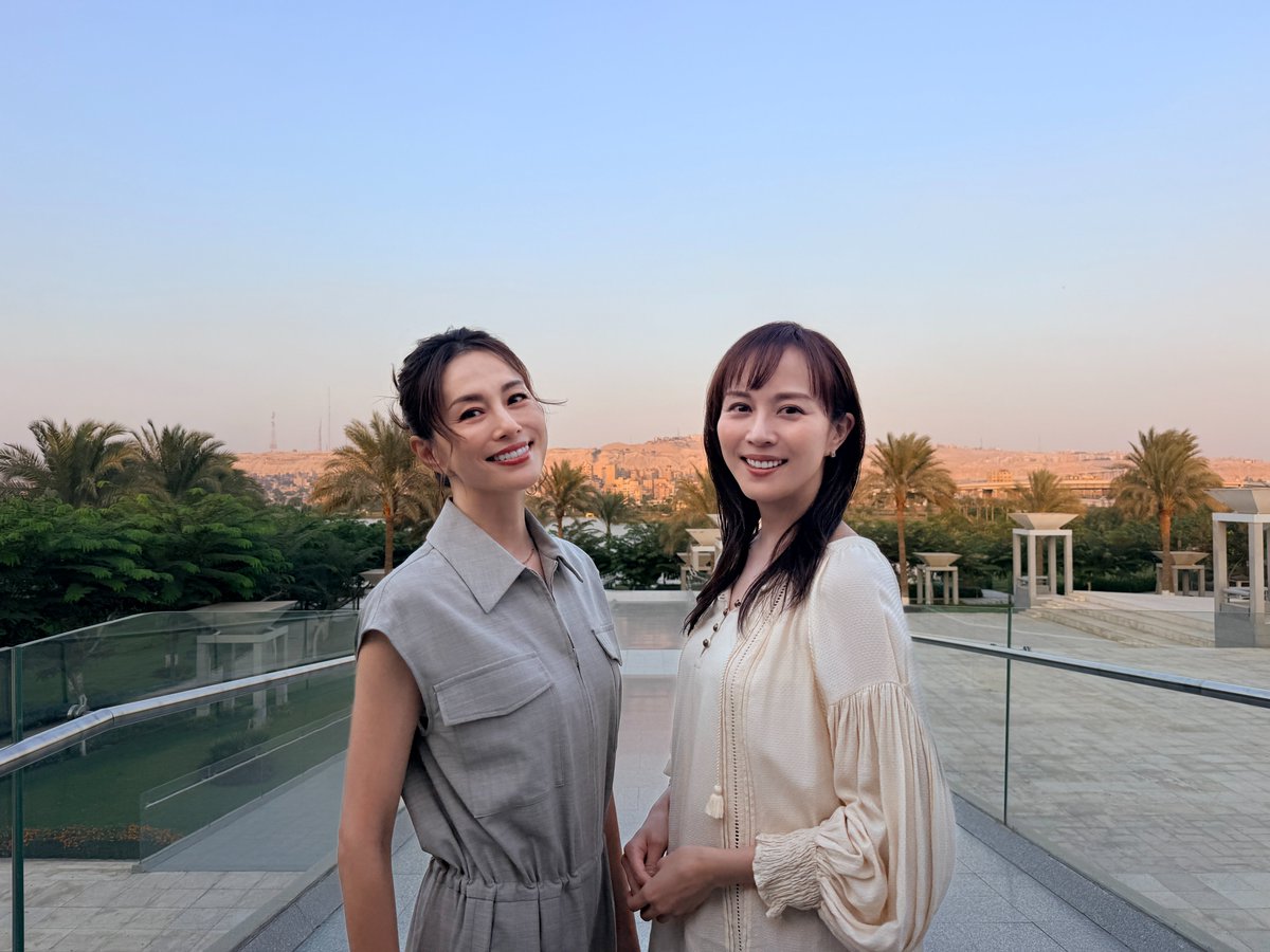 tv_asahi_PR's tweet photo. 📣情報解禁
￣V￣￣￣￣

この秋《新番組》としてパワーアップ🐰🌠
『絶景＆世界遺産 #火曜の良純孝太郎』

10/13(火)初回3時間 SP で
《エジプト》世界遺産を旅するのは…

＼＼＼#米倉涼子 ＆ #比嘉愛未／／／

気心の知れた親友の2人が
ピラミッドの謎と
歴史を動かした女性たちの物語に迫る✨ https://t.co/USHyD9S9Ip