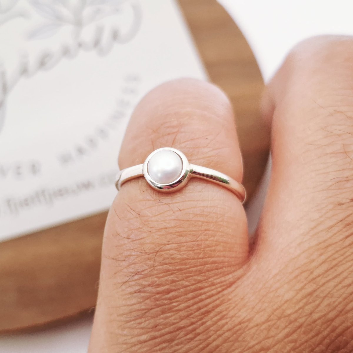 FFjieuw's tweet photo. Sterling Silver Freshwater Pearl Ring! 

Follow the link to order:
https://t.co/5bt6mp6Ks2

#sterlingsilver #freshwaterpearl #ring #fjietfjieuw #wedeliverhappiness https://t.co/x3iS11sYml
