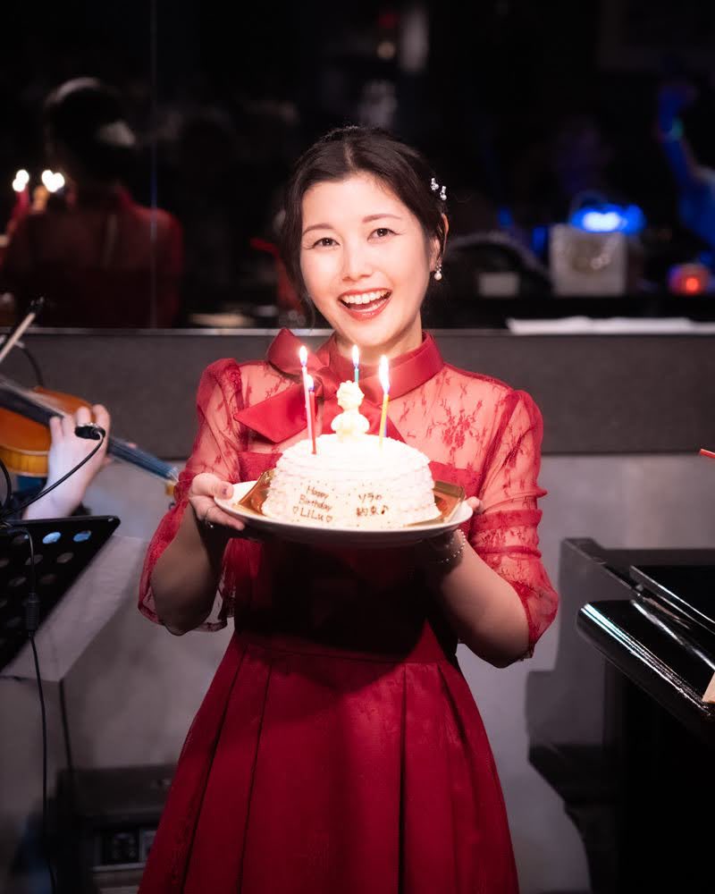 LiLuLiryu's tweet photo. 年に一度の特別な1日バースデーライブ🎂お越しくださった皆様、大きな愛のお心遣いの数々まで本当にありがとうございます❣️お集まりくださったお客様のおかげでとても温かい空間の中、17曲心を込めて歌わせていただきました🎤杉山英太郎さん、水野樹里さん、共演ありがとうございます❣️ https://t.co/7jhEVCjUIZ