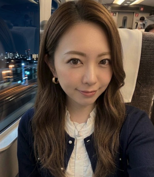 KeenoGiovanni's tweet photo. 50歳をゆうにゆうにこえてる人っていますか？🙋‍♀️💗 https://t.co/kHnteB8aR3