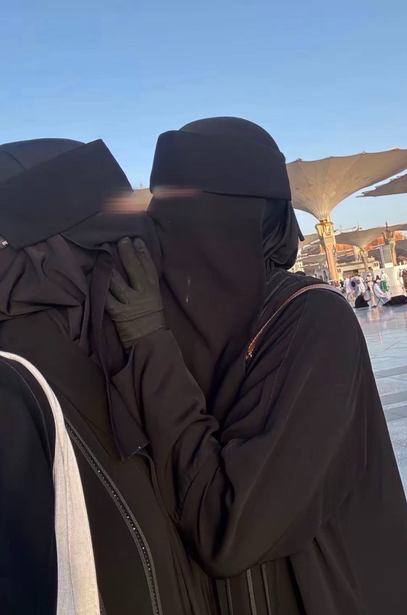 yuyiuyuy's tweet photo. #_بلا_
#بلا_نق 
#٢٠٣٠_بلا_نقاب 
#وجهك_هويتك_مو_عورة  
تعالي اقولك ليش لازم تتركين النيقاب بس قربي بنتناقش لاتخافين ايوه ايوه حبه حبه اااح🔥🔥😭 https://t.co/rUfEXzfWYy
