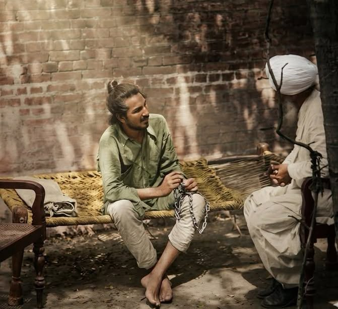 JitendraSAlwar's tweet photo. Bhagat Singh aaj hote to kahan hote ?

Anyay aur atyachar ke khilaf har ladai mein sabse aage khade hote.
Galat ke khilaf majbooti se khade hote.
Sarkar ki har tanashahi ke khilaf hote.
Logical baat karte, logical thought ke saath hote.

Bhagat Singh aaj hote to:

Desh mein jis tarah loktantra ko khatm kiya ja raha hai, uske virodh mein hote.
Jis tarah se sabhi Constitutional Institutions ko barbad kiya ja raha hai, uske virodh mein hote.
Election Commission jis tarah deshwasiyon ke vote khatm kar raha hai, uske virodh mein hote.

Yuvaon ke liye nasoor ban chuki is sarkar ke khilaf hote...

Shaheed-e-Azam Sardar Bhagat Singh ki jayanti par koti koti naman. 🙏