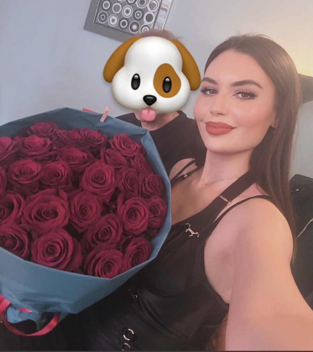 moneymissclaaa7's tweet photo. Celebrating 7 years of devotion and loyalty.
I wanted to fck his wallet, and I accidentally took his mind and his heart too.

We belong to something special, beyond find0m and humiliation, there’s a bit 🤏🏼of love. 💕 @BrAndo1302  you were born to worship me, forever. Now you know. 💁🏻‍♀️