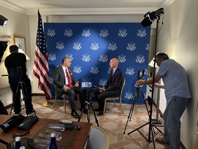 AfricaMediaHub's tweet photo. In a wide-ranging interview with @FRANCE24, U.S. Senior Advisor for Arab and African Affairs Massad Boulos @US_SrAdvisorAF addressed some of the continent’s most pressing diplomatic challenges from the conflict in Sudan to the U.S.-brokered Washington Accords between Rwanda and the DRC.

Boulos highlighted the importance of sustained diplomacy and engagement to advance peace, stability, and durable regional solutions.