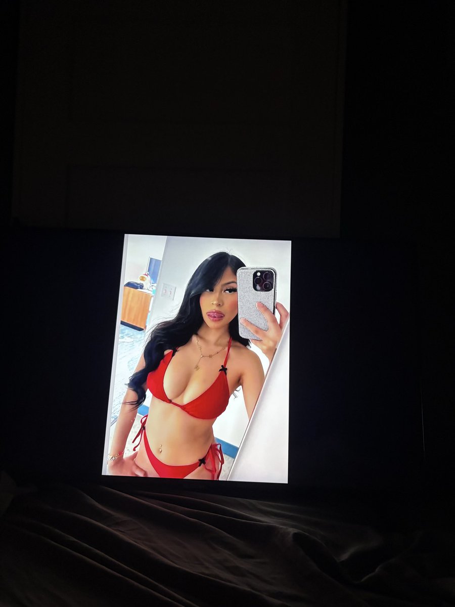 Userabsent68's tweet photo. Doing tribs rn (free) https://t.co/bQZbJENKaT