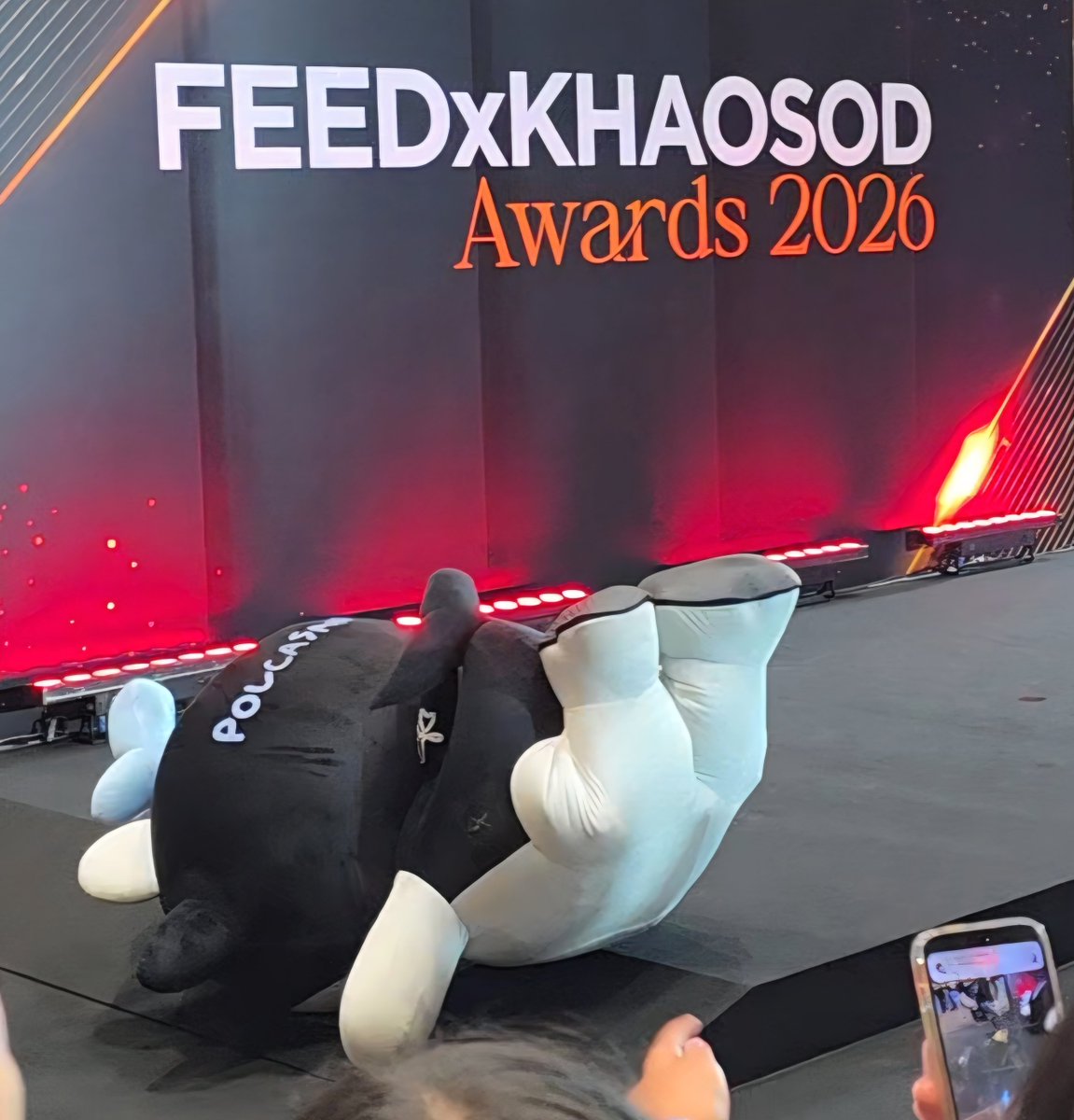 lillyxcc's tweet photo. ภาพติดตาอุนยายมากยัยซังล้มขาชี้ฟ้าเลยอะ ㅠ ㅠ
#FEEDxKHAOSODAwards2026 #POLCASAN https://t.co/C1QaFZxSNY