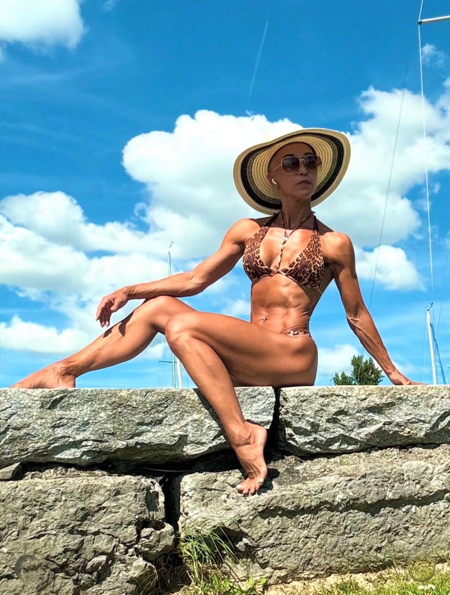 GymQueenAlex's tweet photo. Natürliche Frau 50+
@OnlyFans
Ich liebe es, meinen Körper so zu zeigen, wie Gott mich erschaffen hat 😘 #gymqueen #bodybuilding #fitwoman #milf #bodyinshape #naturalwoman #followmyonlyfans https://t.co/BmwSKeOn9m